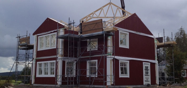Korsformat klassiskt 2-planshus till Piteå